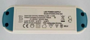 el voltaje constante de 12V DC llevó el conductor